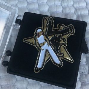 HIPHOP PIN BREAKDANCE BGIRL